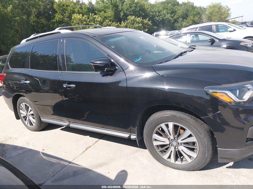 VIN 5N1DR2MN1HC640765 2017 NISSAN PATHFINDER SL