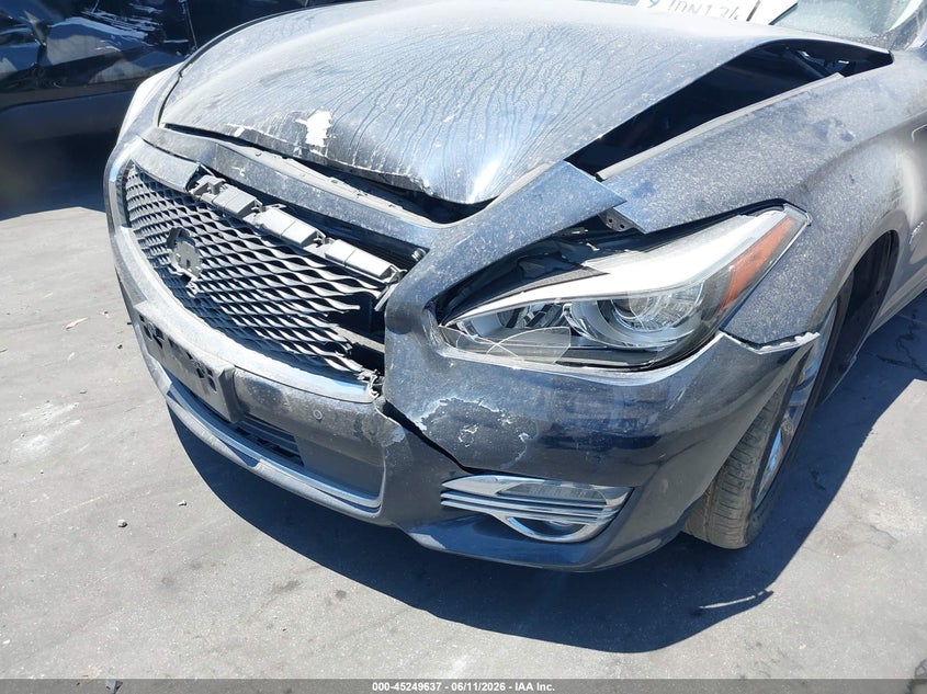 2016 INFINITI Q70H auction photo 6