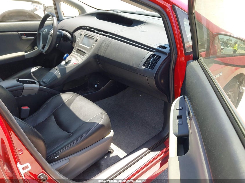 2015 TOYOTA PRIUS HATCHBACK 1.8L I-4 DOHC, VVT, 98HP