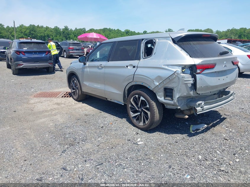 Vin: ja4j3va8xrz041929, lot: 45747545, mitsubishi outlander se 2.5 2wd/se black edition s-awc/se black edition w/pano roof s-awc 20243