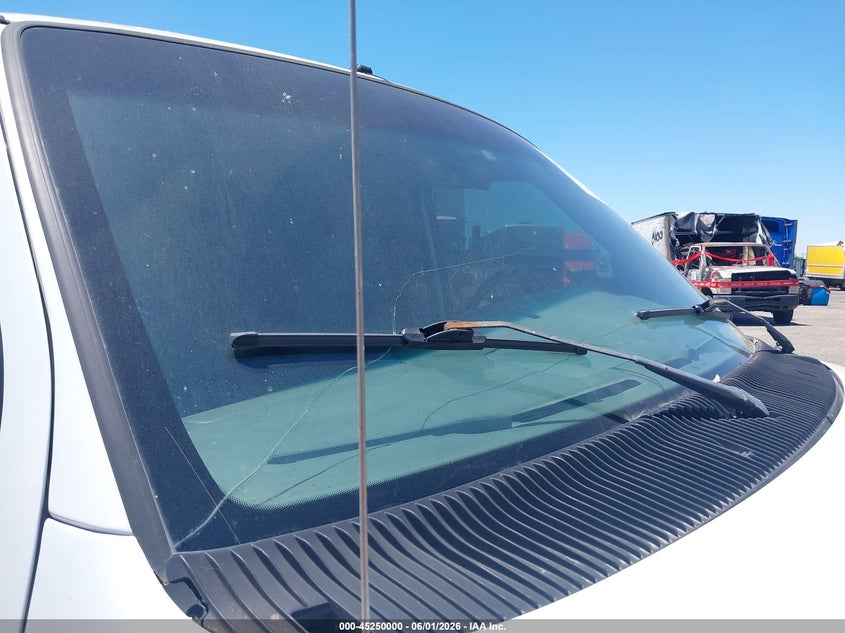 1998 FORD ECONOLINE auction photo 6