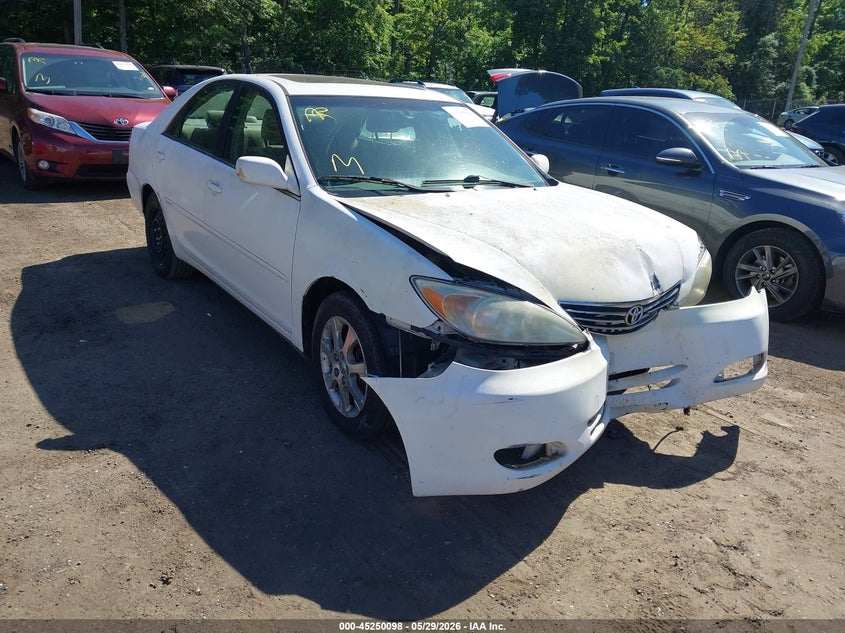 2004 TOYOTA CAMRY LE