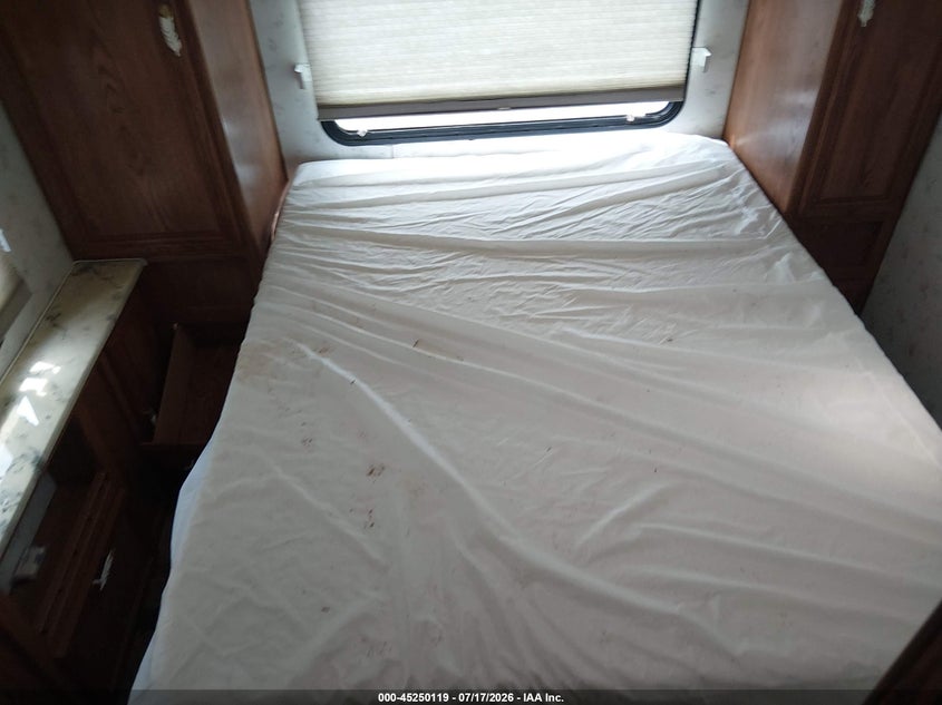1996 Ford Econoline E350 Cutaway Van VIN: 1FDKE30GXTHA14157 Lot: 45250119