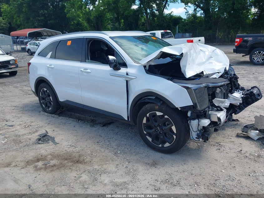 2024 KIA SORENTO auction photo 1