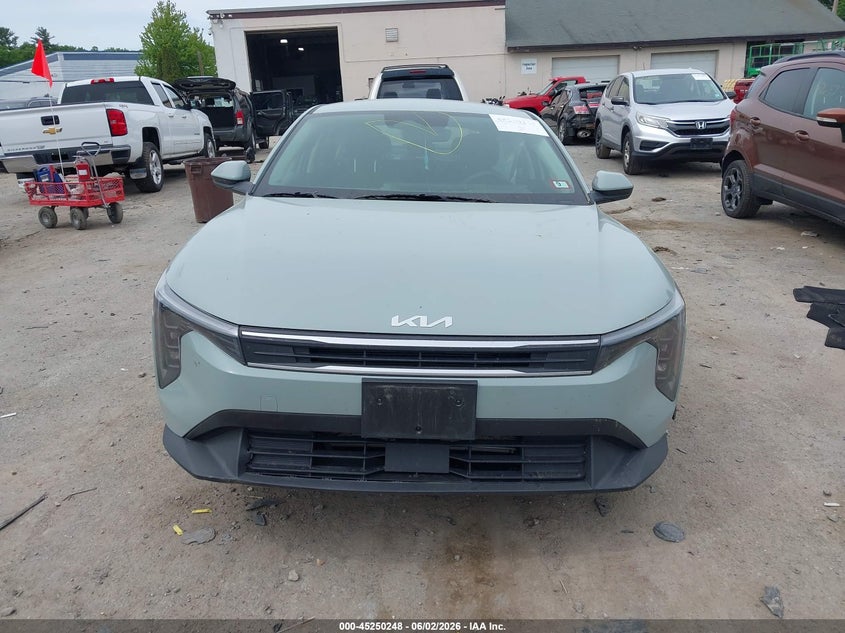 2025 Kia K4 Lxs VIN: 3KPFT4DE0SE045674 Lot: 45250248