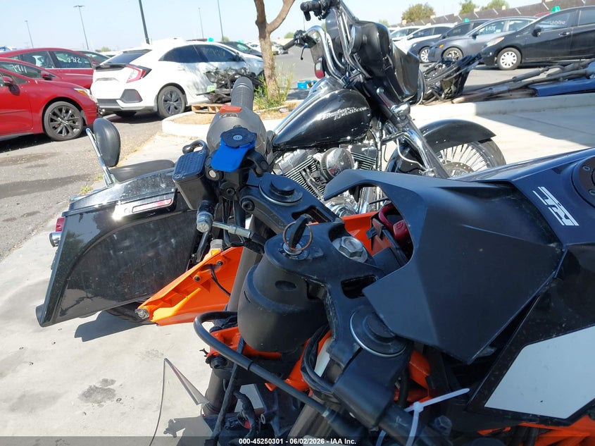 2017 Ktm 390 Duke VIN: MD2JYJ40XHC273481 Lot: 45250301