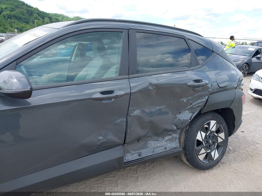 2025 Hyundai Kona Sel VIN: KM8HBCAB5SU289379 Lot: 45250369