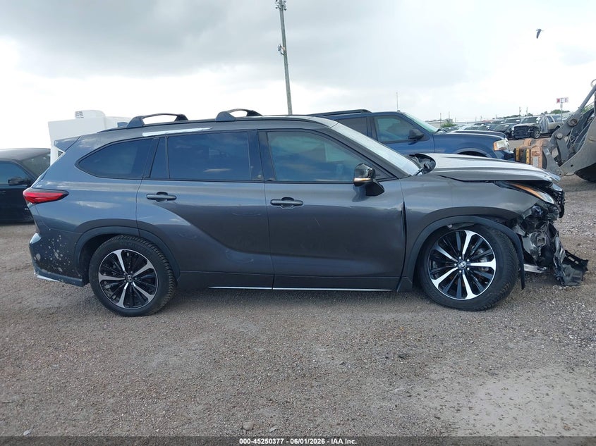 TOYOTA HIGHLANDER - zdjęcie 13