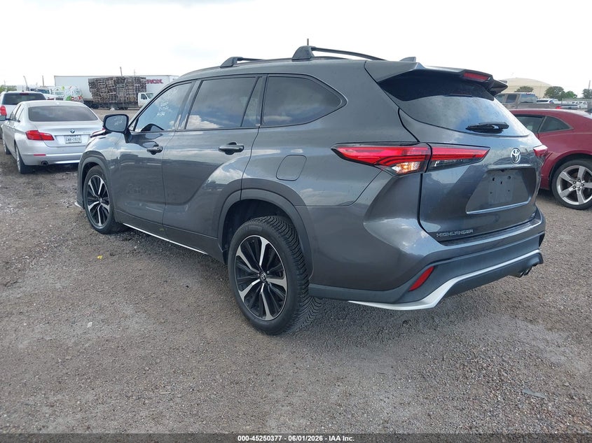 2021 TOYOTA HIGHLANDER auction photo 3