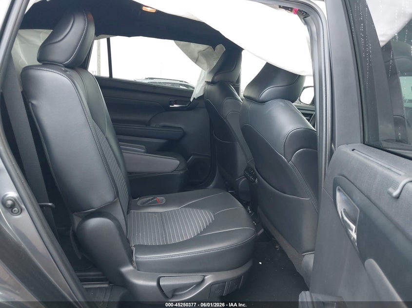 2021 TOYOTA HIGHLANDER auction photo 8
