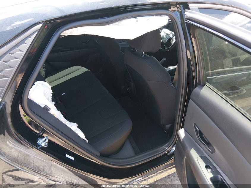 2025 HYUNDAI ELANTRA auction photo 8