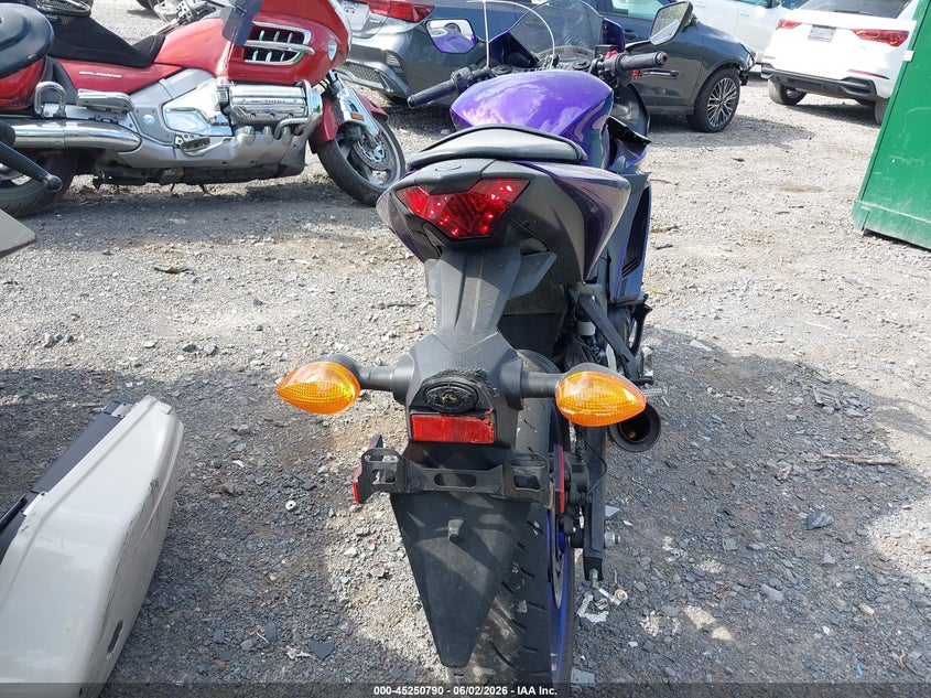 2024 Yamaha Yzfr3 A VIN: MH3RH18Y4RK015233 Lot: 45250790
