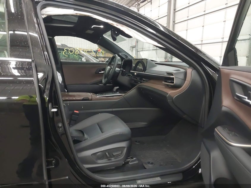 2023 TOYOTA CROWN auction photo 5