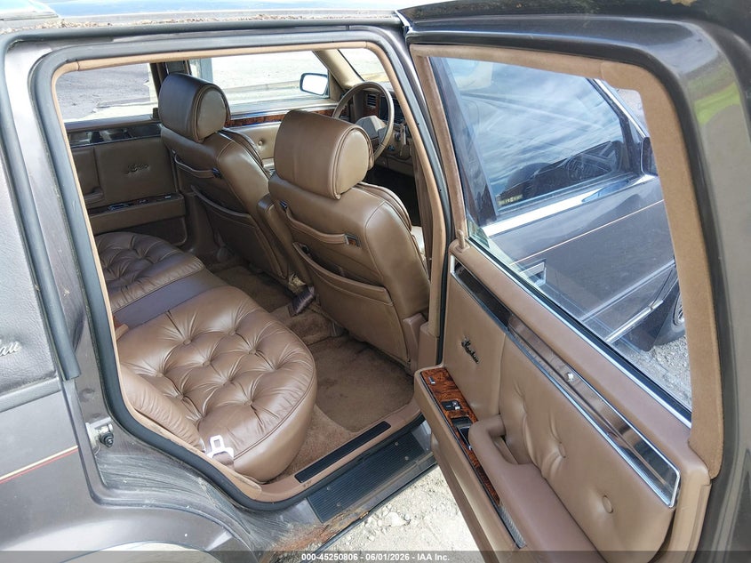 1988 Chrysler New Yorker C-Body Landau VIN: 1C3BU6638JD155332 Lot: 45250806