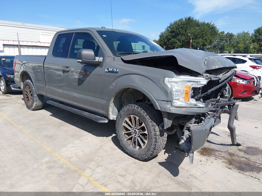Vin: 1ftfx1e54jfb26814, lot: 45748743, ford f-150 xlt 2018 img_1