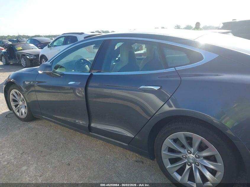 2016 Tesla Model S 60/70/75/85 VIN: 5YJSA1E19GF156076 Lot: 45250964