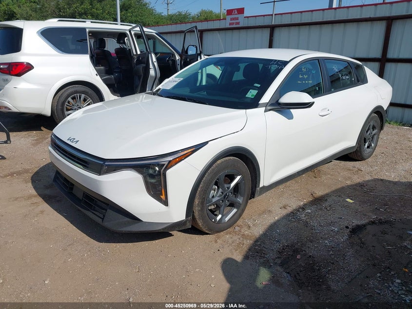 3KPFT4DE8TE254906 2026 Kia K4 Lxs photo 1
