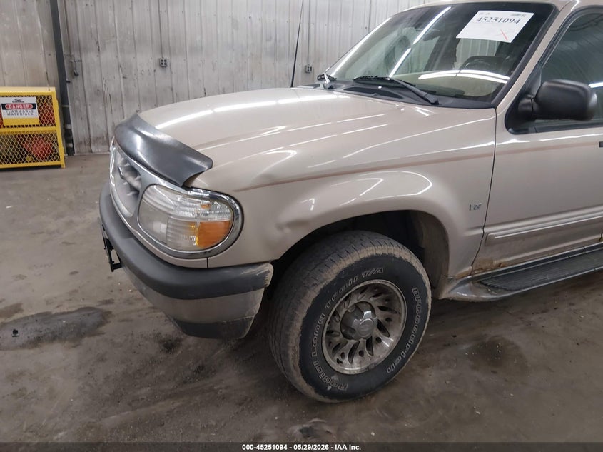 1998 Ford Explorer Eddie Bauer/Limited/Xlt VIN: 1FMZU35P0WZA10630 Lot: 45251094