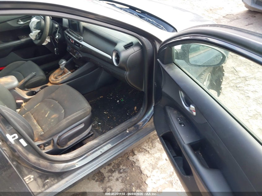 VIN 3KPF24AD2KE122883 2019 KIA FORTE LXS