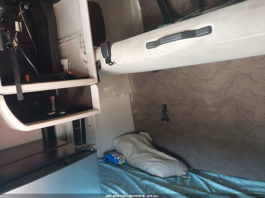 2021 Volvo Vnr VIN: 4V4WC9DHXMN268461 Lot: 45251162