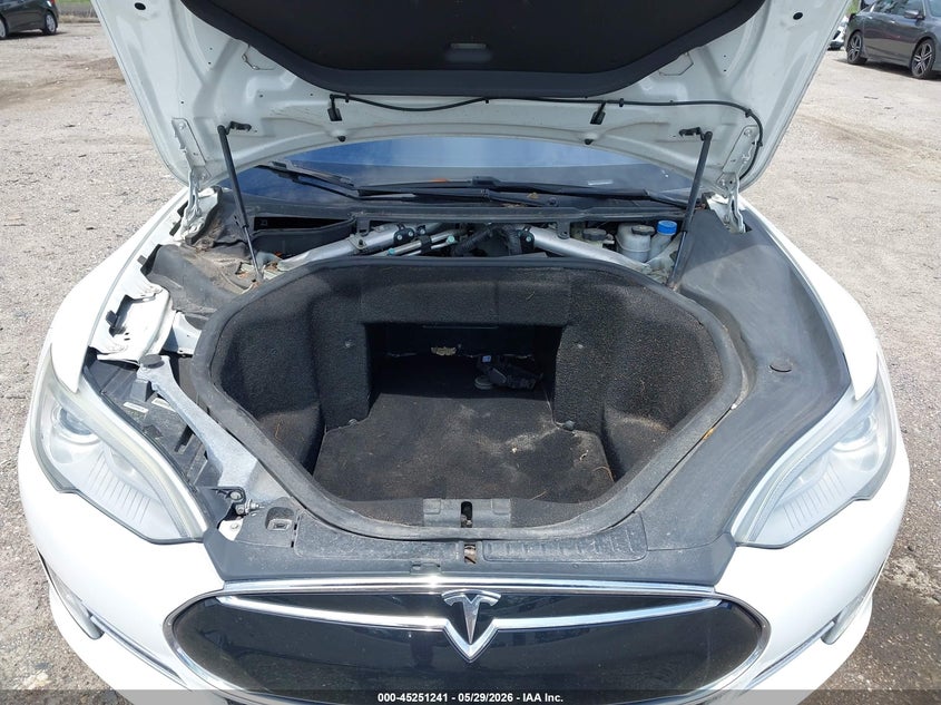 2013 Tesla Model S VIN: 5YJSA1CN5DFP20811 Lot: 45251241