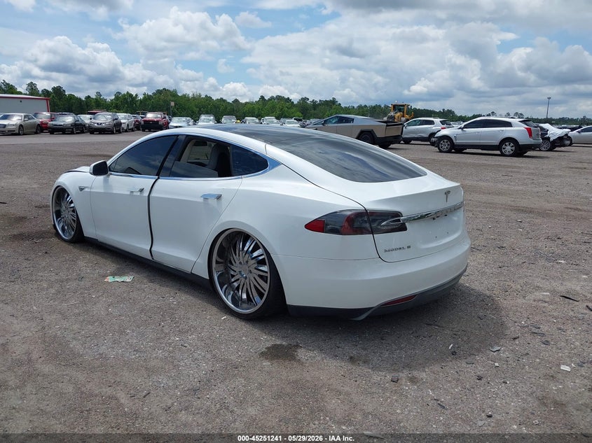 Vin: 5yjsa1cn5dfp20811, lot: 45749044, tesla model s 20133