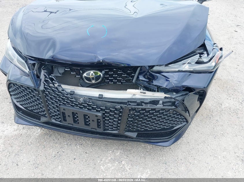 2022 TOYOTA AVALON auction photo 6