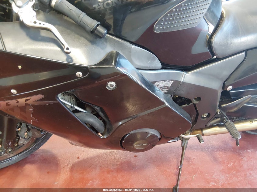 1998 Honda Cbr1100 Xx VIN: JH2SC351XWM100120 Lot: 45251253