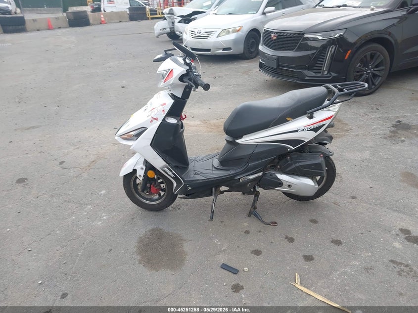 VIN LXDTCLNN2S1060028 2025 DONGFANG SCOOTER