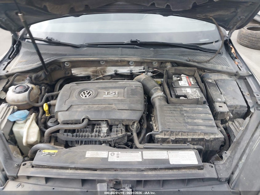 2018 Volkswagen Golf R 2.0T W/Dcc Navigation VIN: WVWUF7AU5JW055827 Lot: 45251279