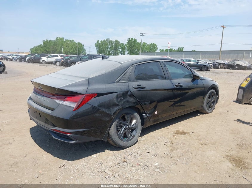 2023 HYUNDAI ELANTRA auction photo 4
