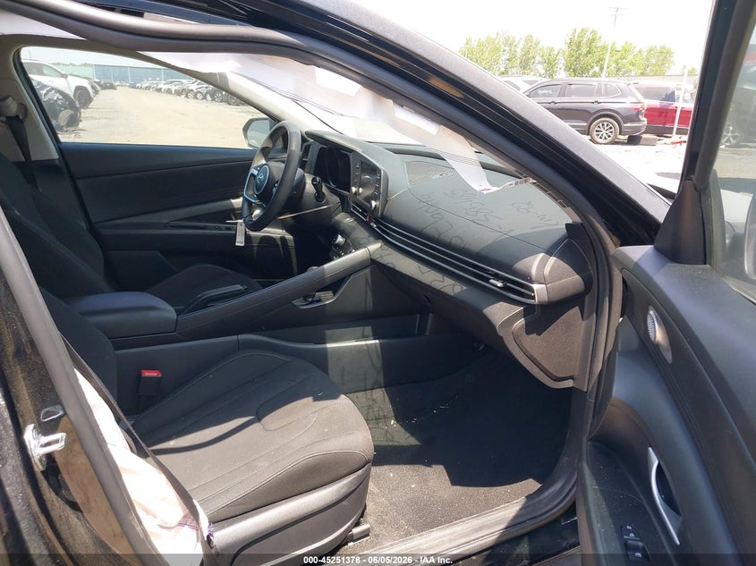 2023 HYUNDAI ELANTRA auction photo 5