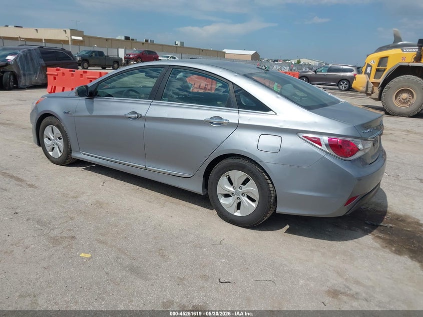 2015 HYUNDAI SONATA HYBRID auction photo 3