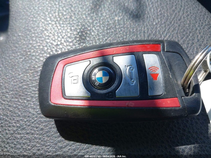 2018 BMW 330I xDrive VIN: WBA8D9C52JEM33016 Lot: 45251743