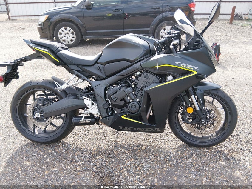 2026 Honda Cbr650 R VIN: MLHRH1551T5200934 Lot: 45252045