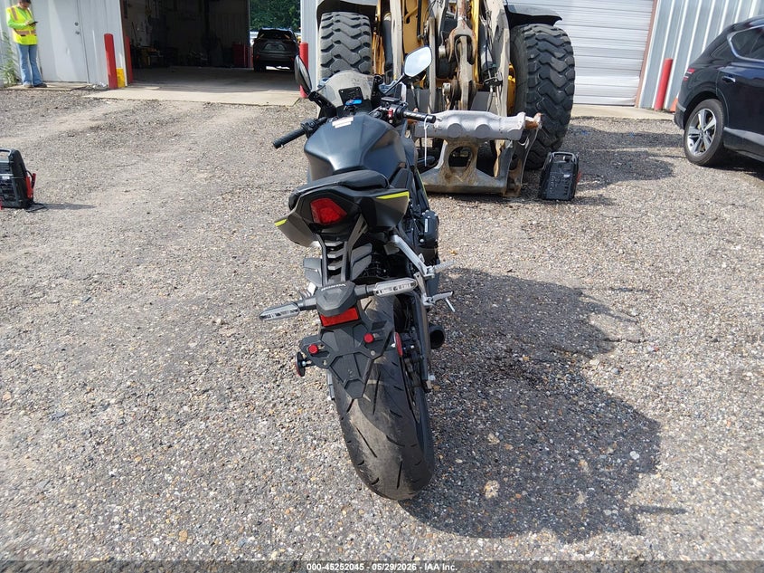 2026 Honda Cbr650 R VIN: MLHRH1551T5200934 Lot: 45252045