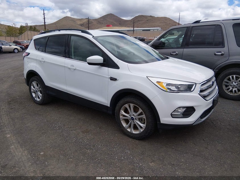 Vin: 1fmcu9gd6juc19551, lot: 45749861, ford escape se 2018 img_1