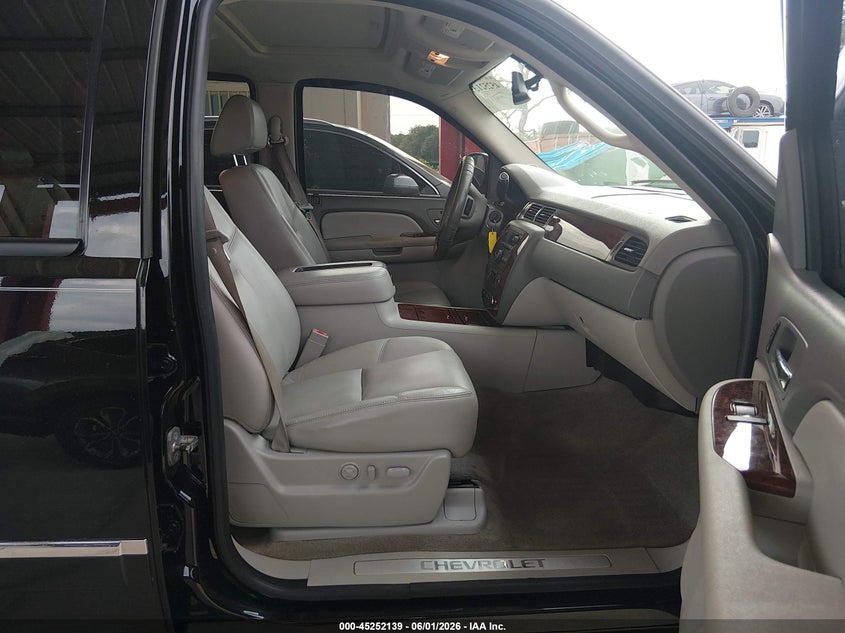 2009 CHEVROLET AVALANCHE TRUCK 5.3L V-8 310HP