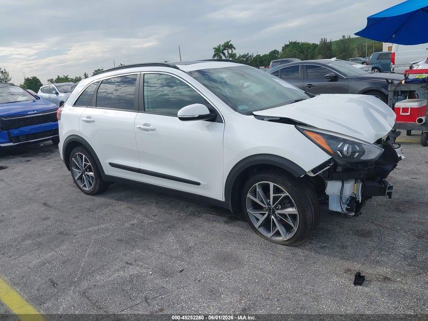 Vin: kndcc3lc7n5516832, lot: 45750063, kia niro touring se 2022 img_1