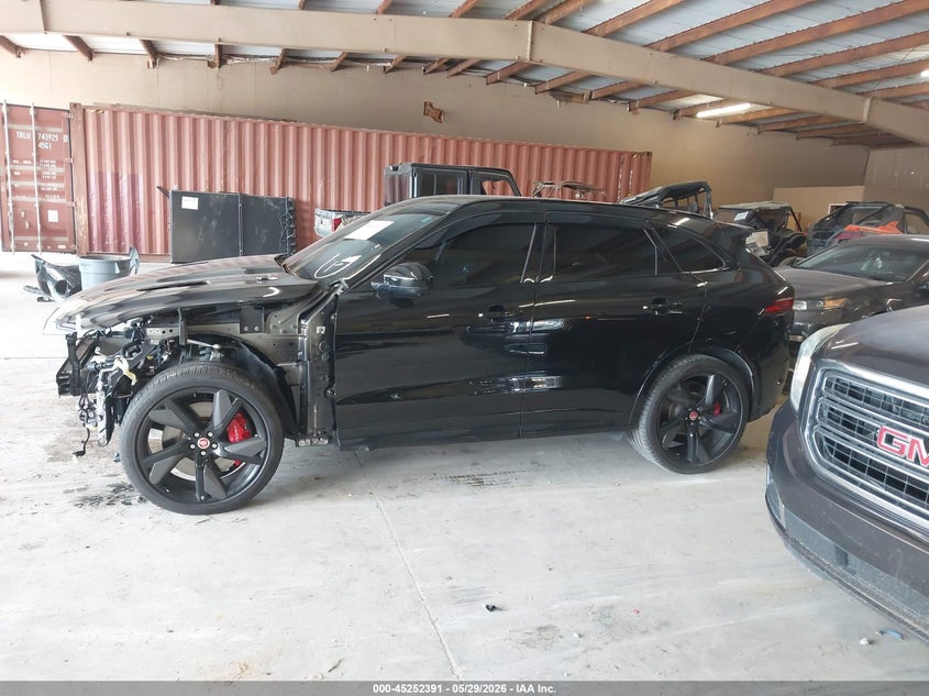 2022 Jaguar F-Pace Svr P550 Awd Automatic VIN: SADCZ2EE3NA697768 Lot: 45252391