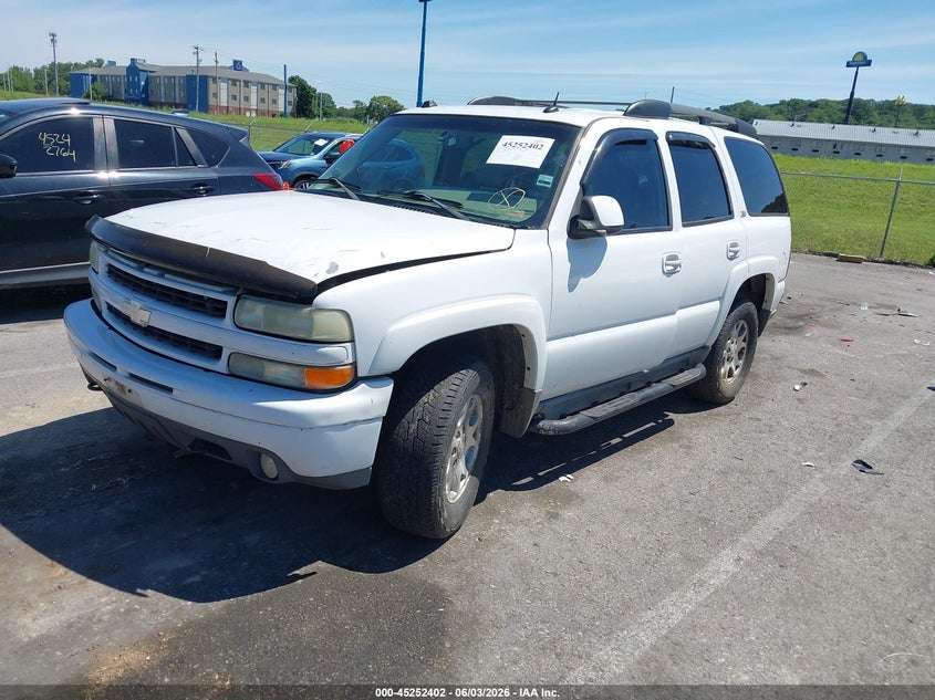 2004 CHEVROLET TAHOE auction photo 2