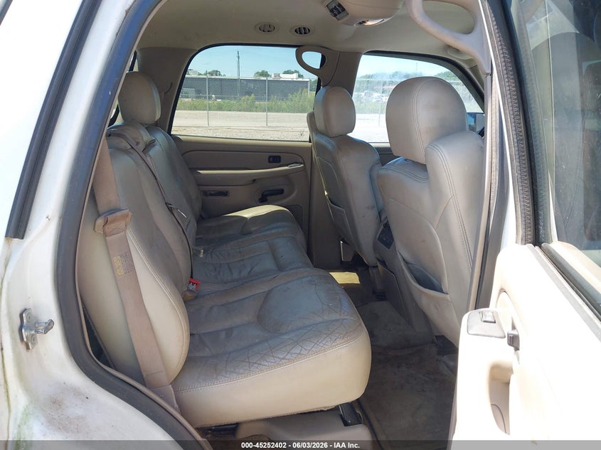 2004 CHEVROLET TAHOE auction photo 8