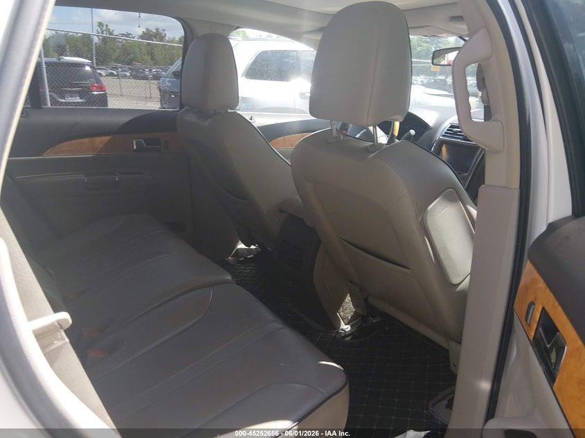 2011 LINCOLN MKX auction photo 8
