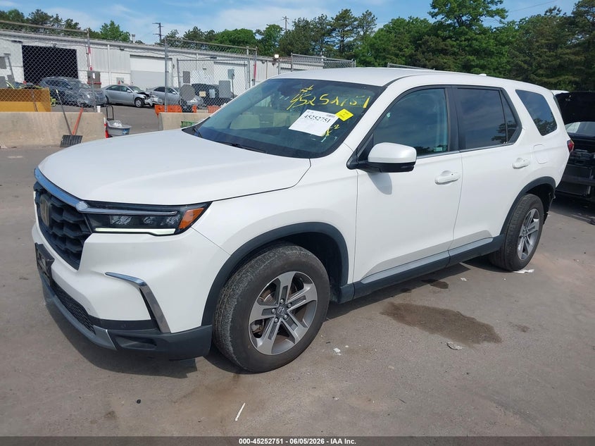 2025 HONDA PILOT auction photo 2