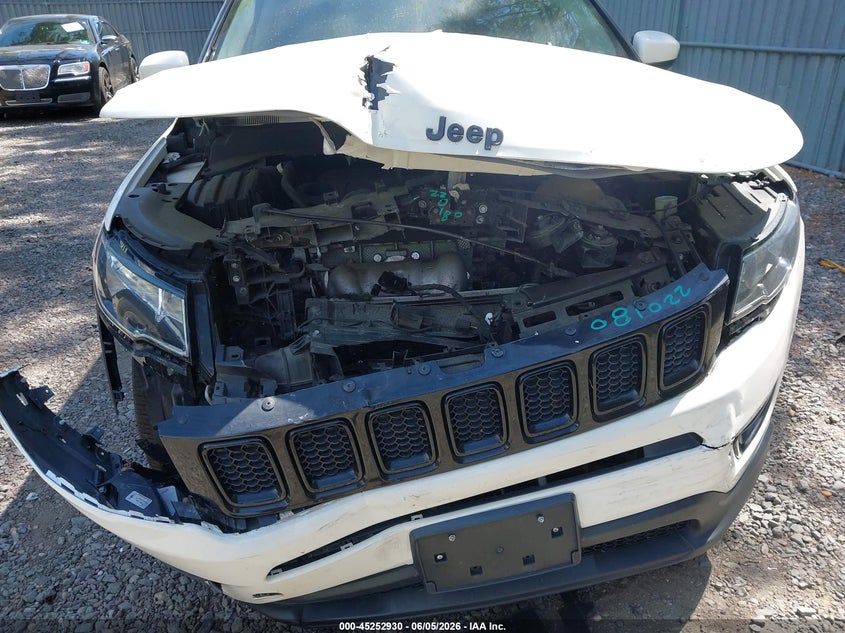 3C4NJDBB8MT586433 2021 Jeep Compass 2.4 white