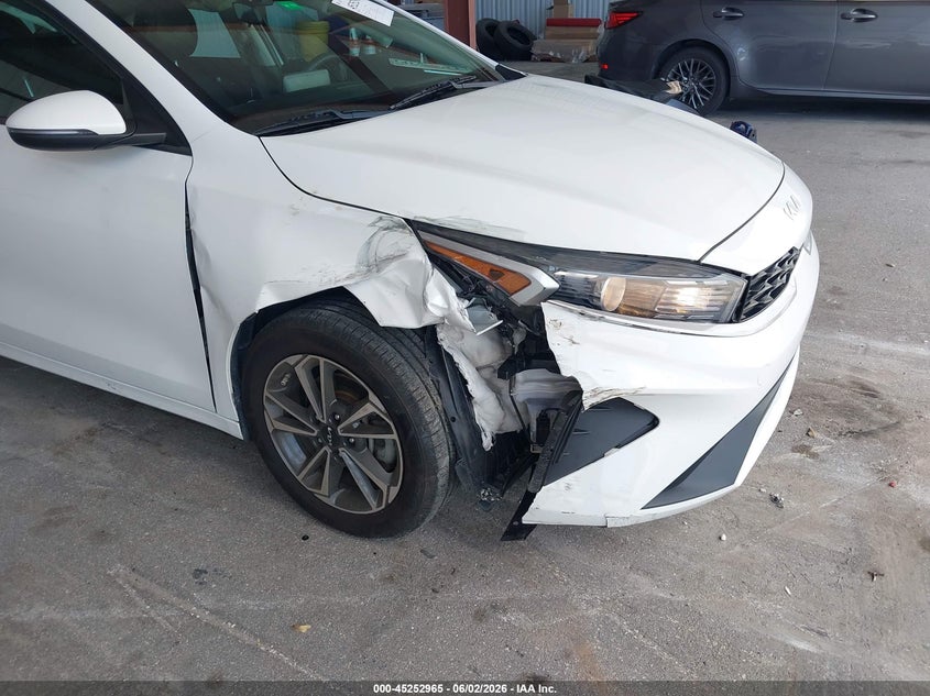 VIN 3KPF24AD0PE515112 2023 KIA FORTE LXS