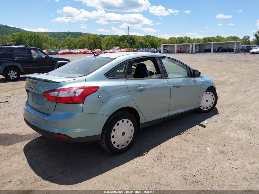 Vin: 1fahp3f25cl229534, lot: 45750823, ford focus se 20124