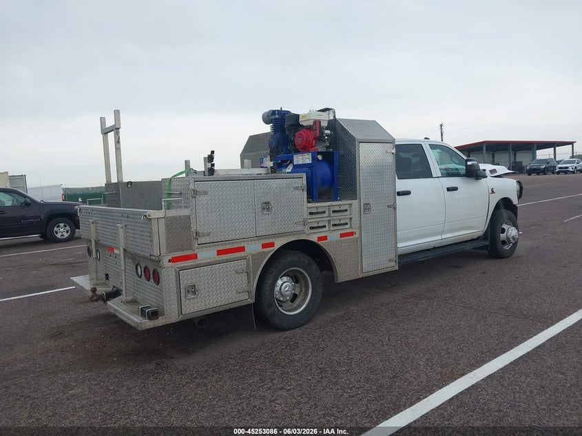 2023 RAM 3500 CHASSIS auction photo 4