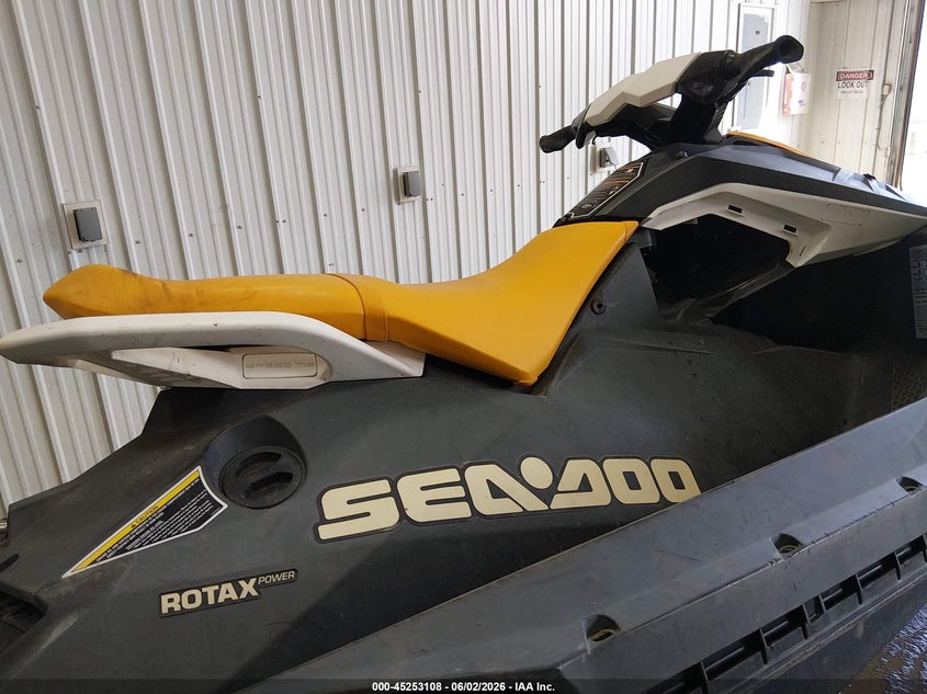 2018 SEADOO SPARK auction photo 5