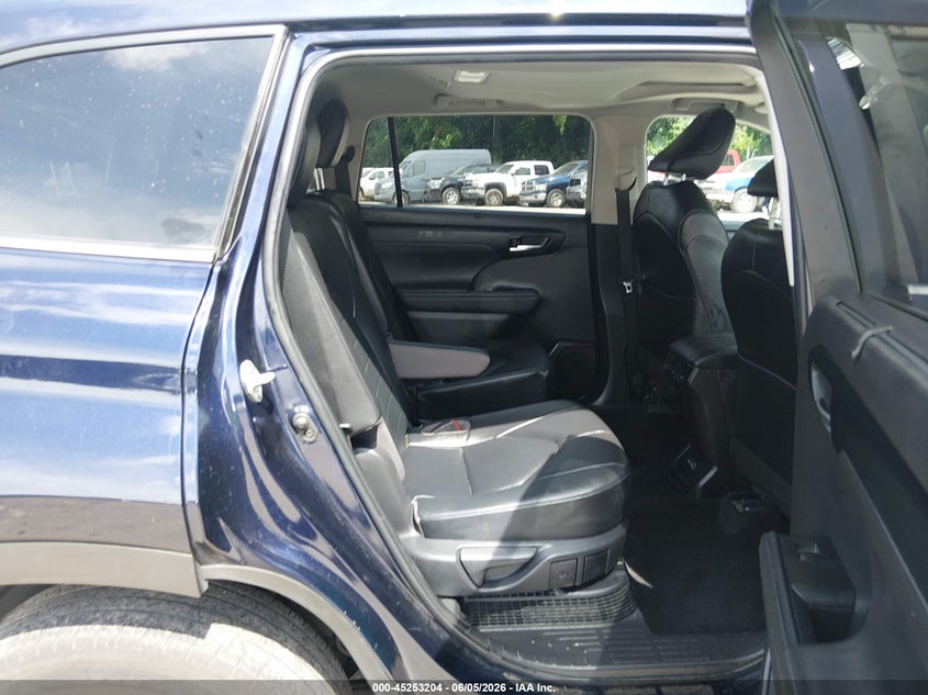 2023 TOYOTA HIGHLANDER auction photo 8